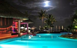 Luxury-Resort-Pool-480