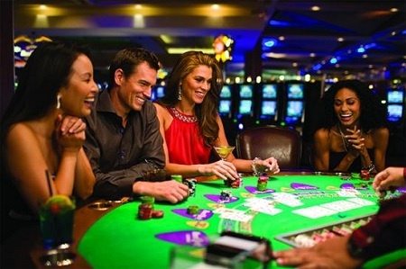 CoinFalls Casino Review: Slots & Table Games Deposit Bonus